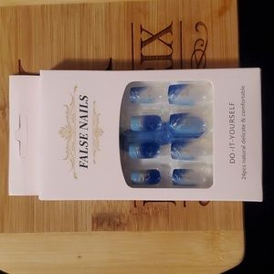 24 Piece Press on Nail Set